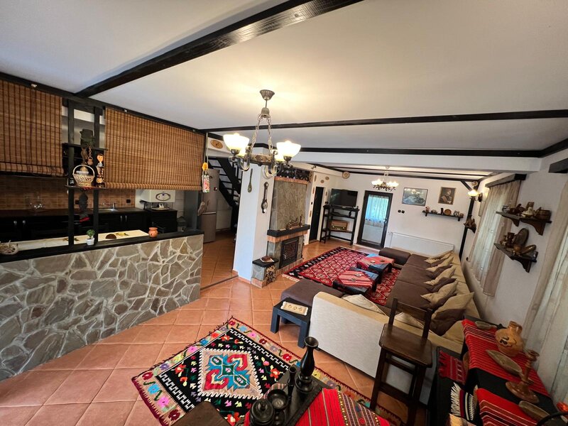 Brebu Prahova, Valea Doftanei, casa 6 camere, 187 mp, teren 1616 mp.