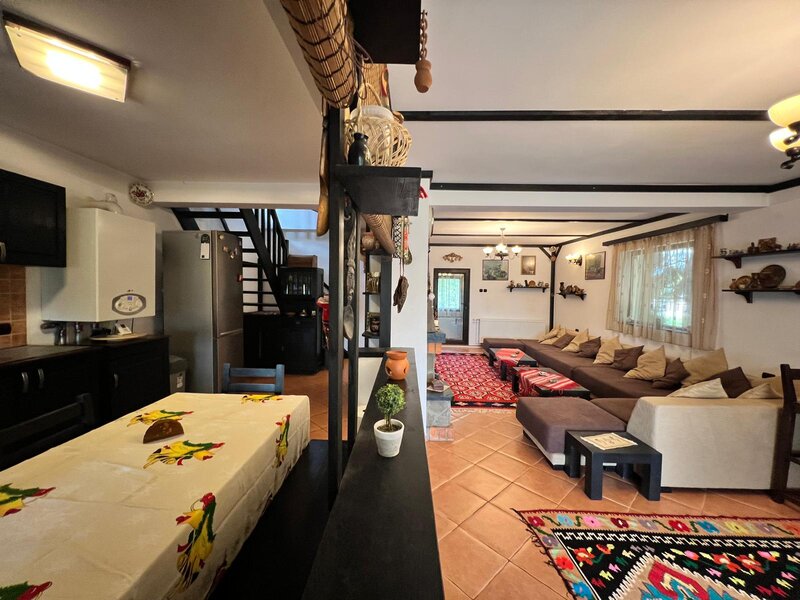 Brebu Prahova, Valea Doftanei, casa 6 camere, 187 mp, teren 1616 mp.