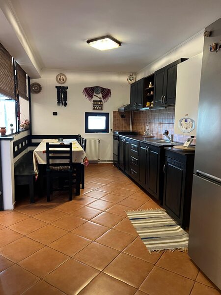Brebu Prahova, Valea Doftanei, casa 6 camere, 187 mp, teren 1616 mp.