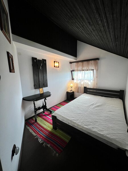 Brebu Prahova, Valea Doftanei, casa 6 camere, 187 mp, teren 1616 mp.