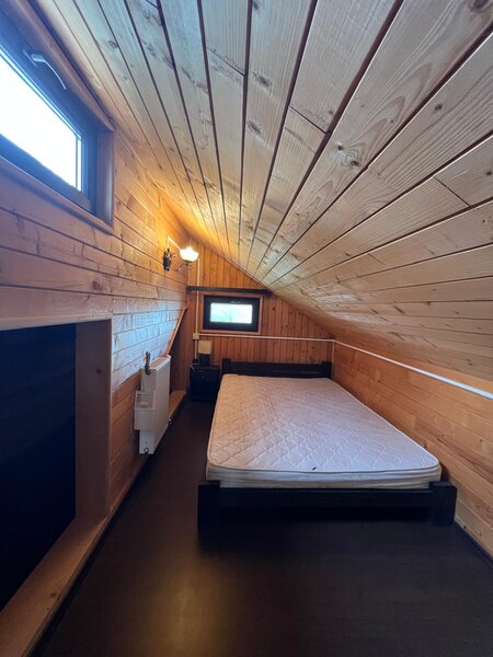 Brebu Prahova, Valea Doftanei, casa 6 camere, 187 mp, teren 1616 mp.