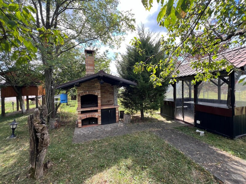 Brebu Prahova, Valea Doftanei, casa 6 camere, 187 mp, teren 1616 mp.