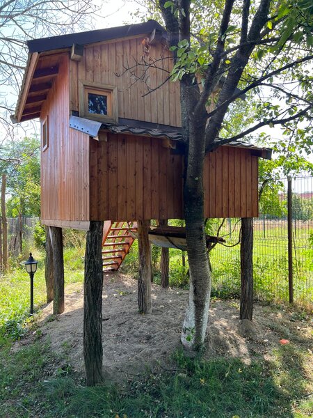 Brebu Prahova, Valea Doftanei, casa 6 camere, 187 mp, teren 1616 mp.