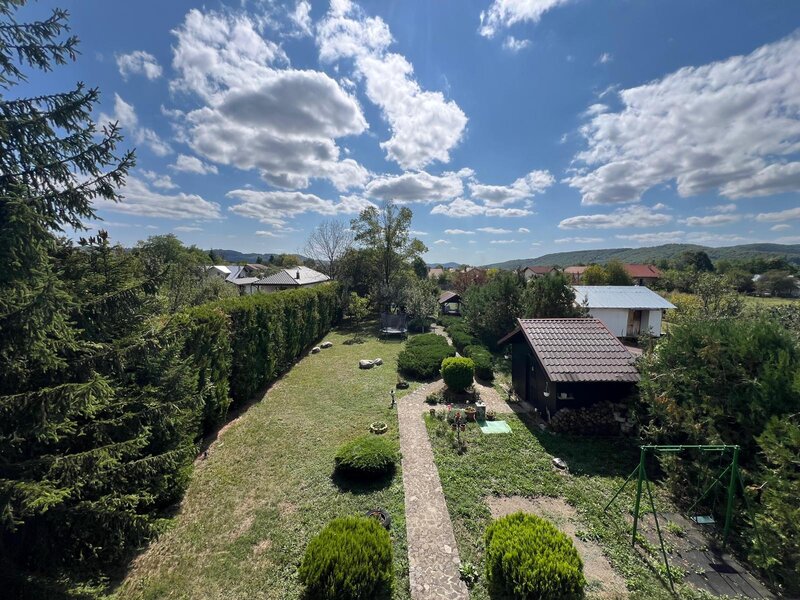 Brebu Prahova, Valea Doftanei, casa 6 camere, 187 mp, teren 1616 mp.
